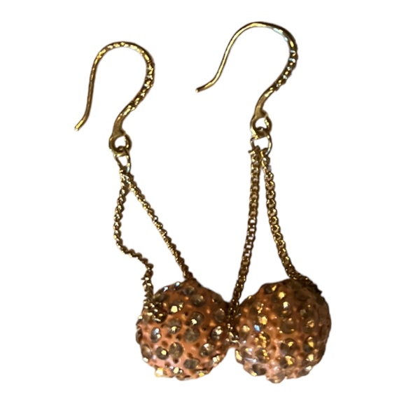 Drop Earrings. Gold colored and pink. - Picture 1 of 1